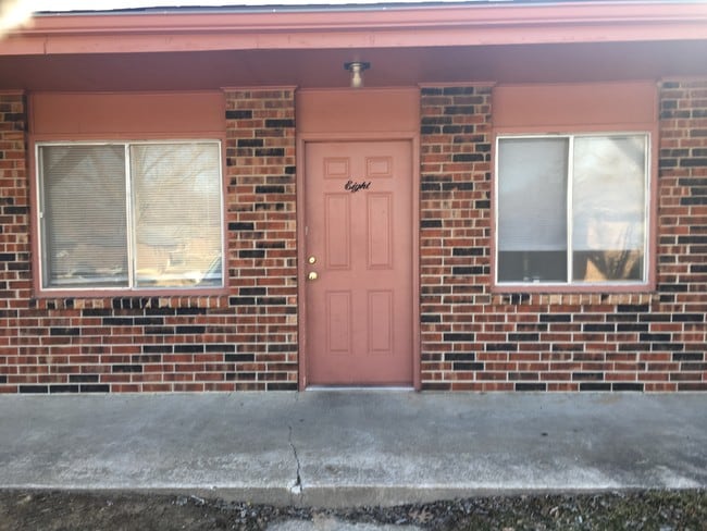 Front close-up - 801 S Main St Unit 1