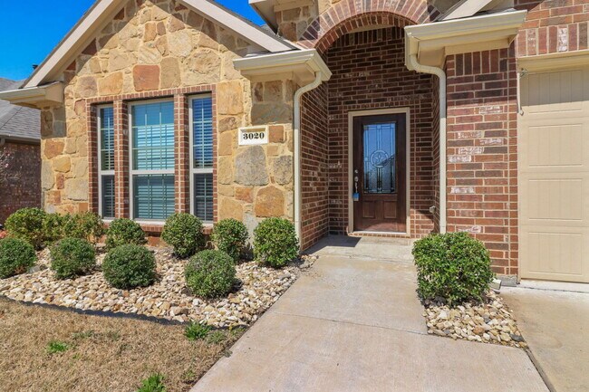 Photo - 3020 Oakcrest Dr