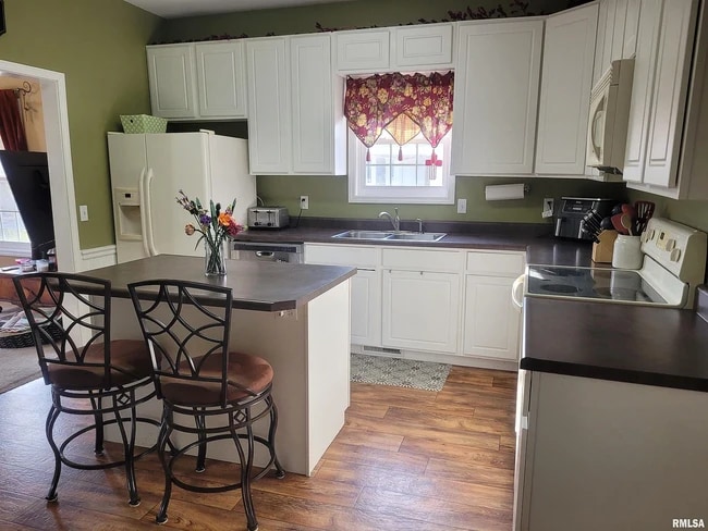 Photo - 1710 Lambert Ave