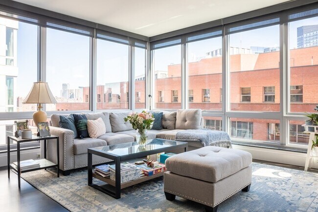 Photo - 1 Charles St S Condo
