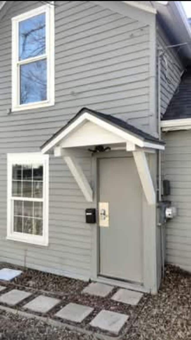 Photo - 109 E North St Unit Upstairs