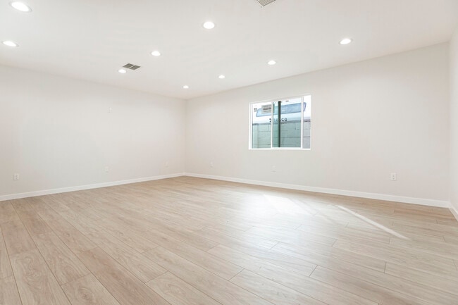 Photo - 13118 Branford St Casa