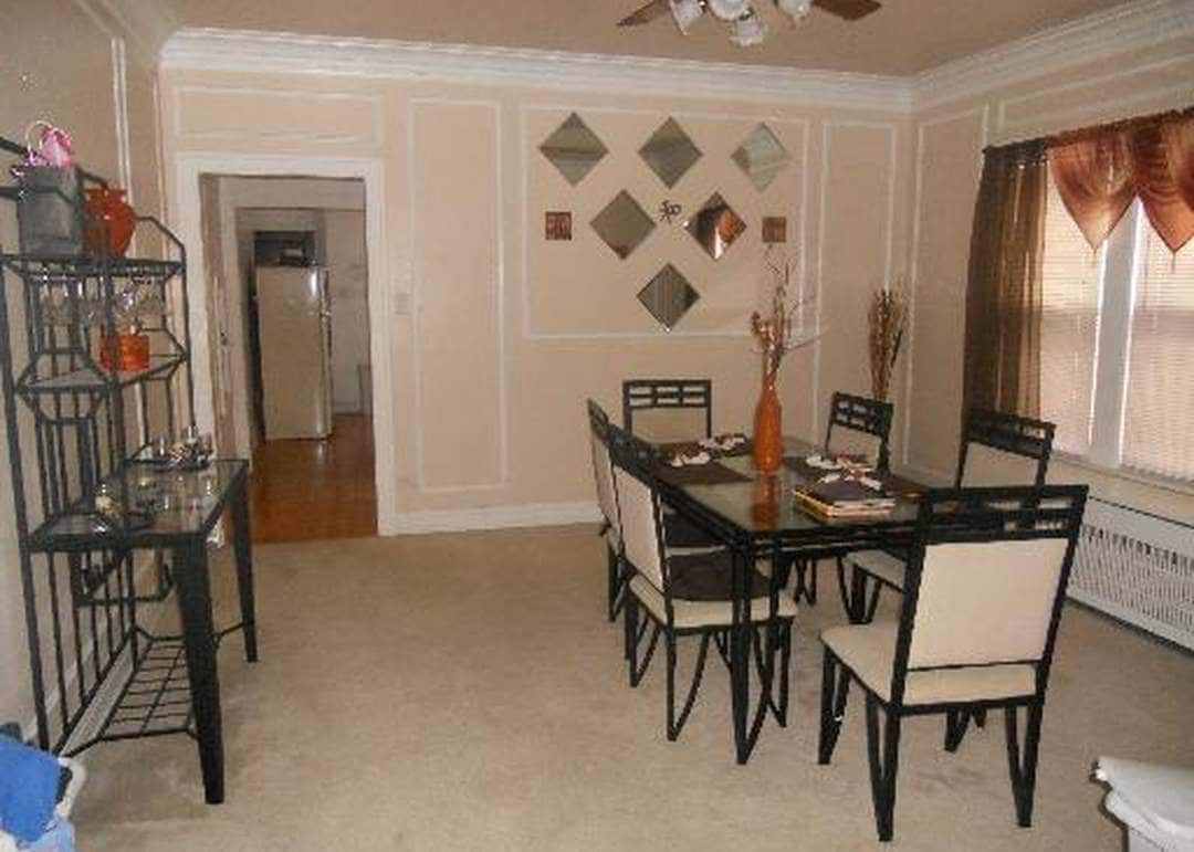Dining Room - 1905 Clarence Ave Unit 2