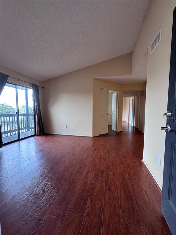 Photo - 3700 Idlebrook Cir Unidad 208 Rental