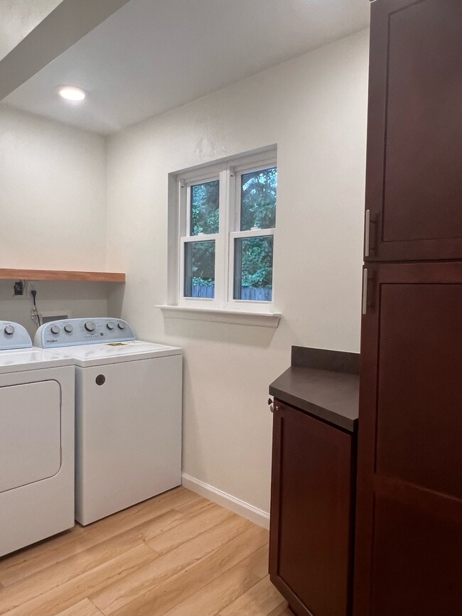 Photo - 737 Gold Nugget Trail