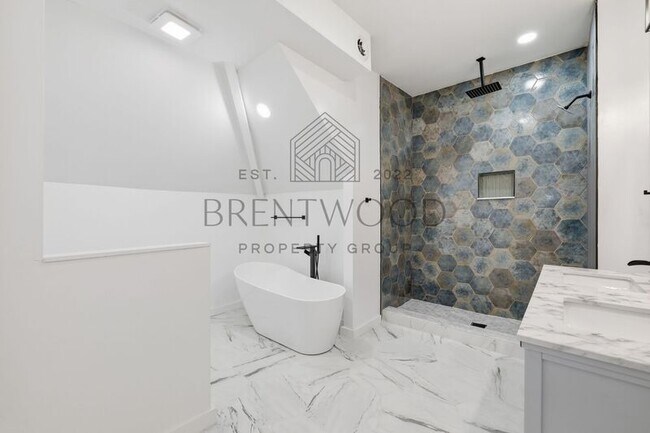 Photo - 31 N State Ave