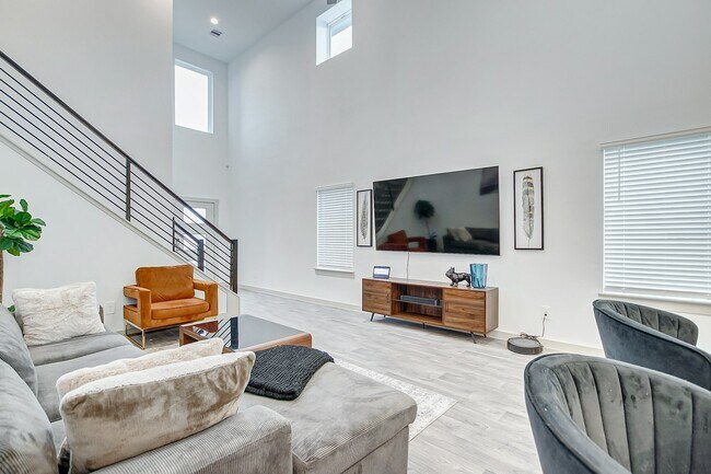 Photo - 12827 Barnsbury Ln