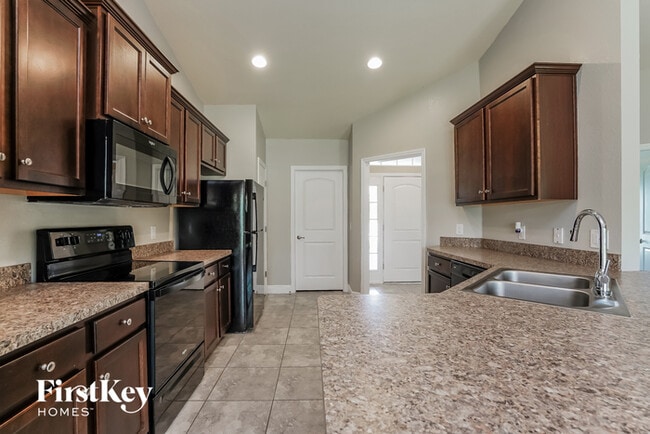 Photo - 476 Windermere Dr