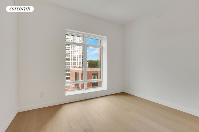 Photo - 555 W 22nd St