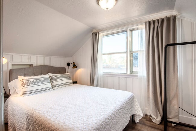 Photo - 1895 S 200 E