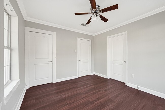 Photo - 2331 Delafield St