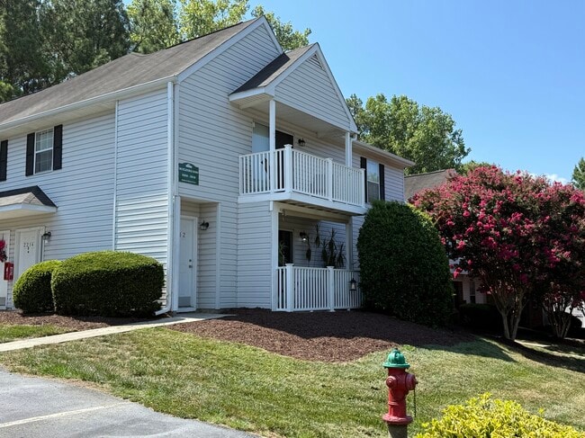 Galleria Pointe Apartments and Townhomes