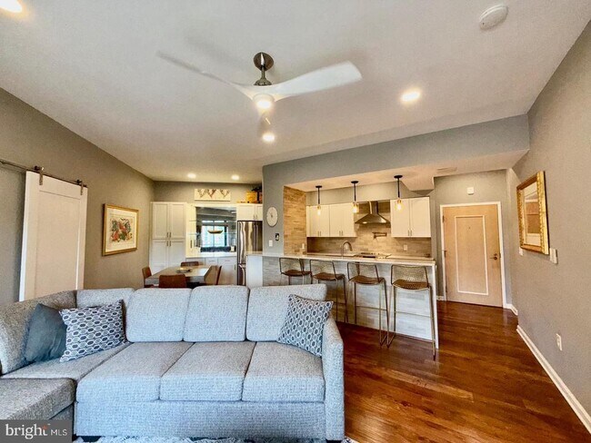2111 Wisconsin Ave NW Unit 710