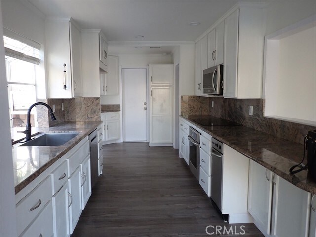 Photo - 6791 Killarney Ave