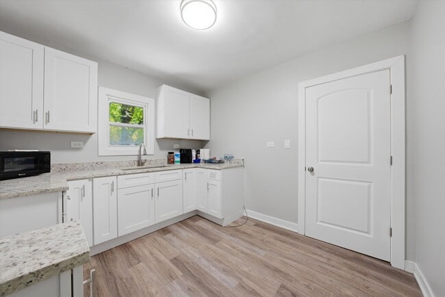 Photo - 1235 River Dr