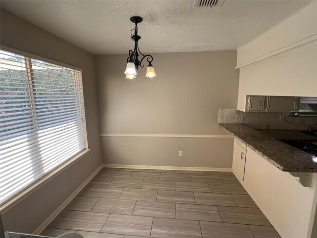 Photo - 1819 Hanbury Ct