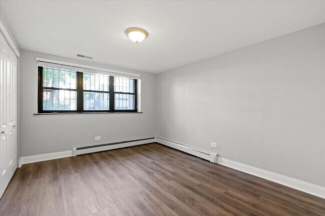 Photo - 541 W Oakdale Ave Unit 102