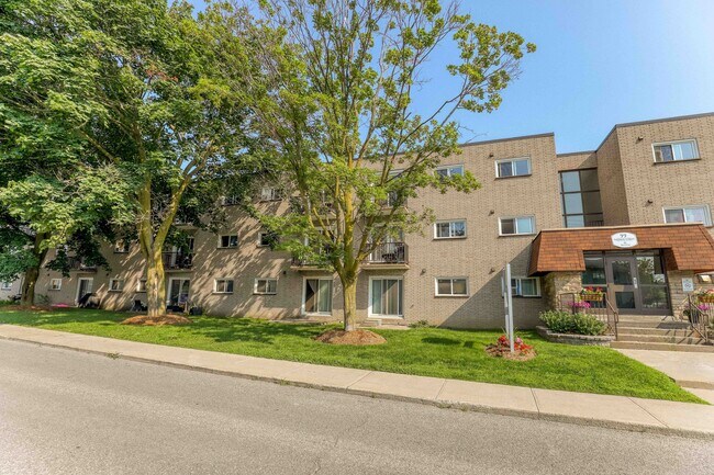 Photo - Thomas Apartments