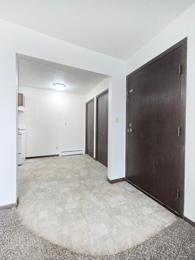 2 Bed, 1 Bath - 1105 12th St