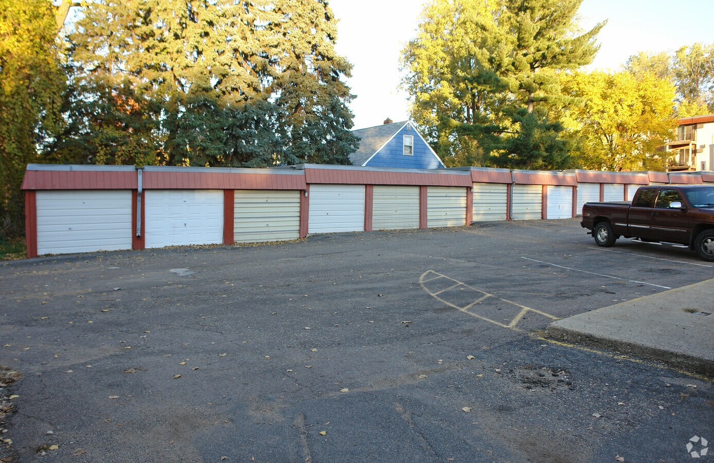 Garages - Eastview Manor