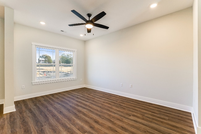 Photo - 17 Barnyard Cir