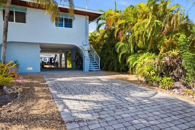Photo - 138 Indies Dr N