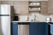 2BR, 1BA - 715SF