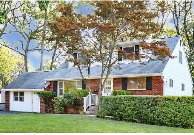 Photo - 6 Burgundy Ln