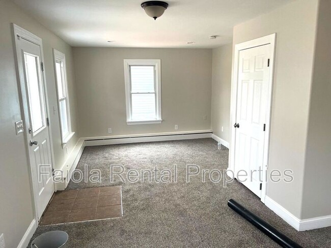 Photo - 319 Maurice St