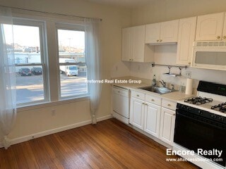 Building Photo - 315 Freeport St Unit 2