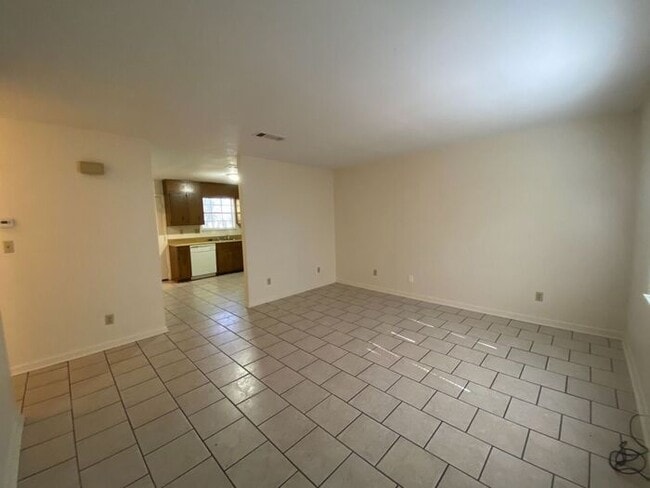 Photo - Northeast Pensacola - Harbour Square - 2 bedroom, 1 bathroom