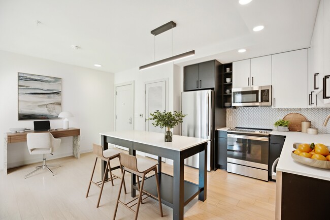Building Photo - Venture on I Rental