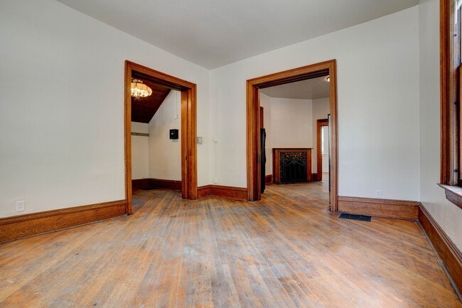 Photo - 831 E College St