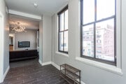 2BR 1,211 SF - Entryway