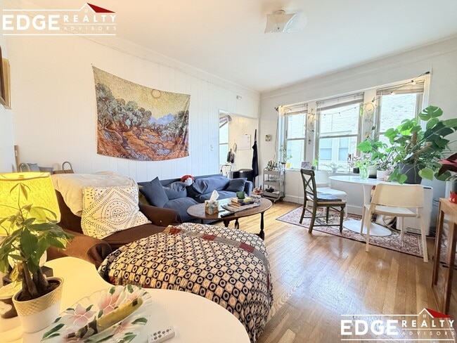 Photo - 264 Kelton St Unit 10