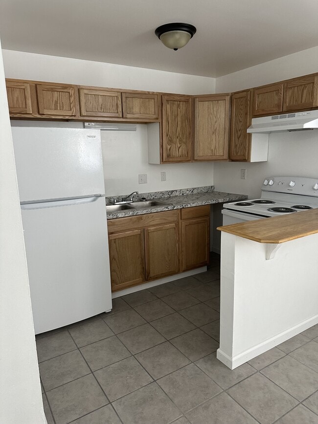 Building Photo - 182 E Market St Unit 215