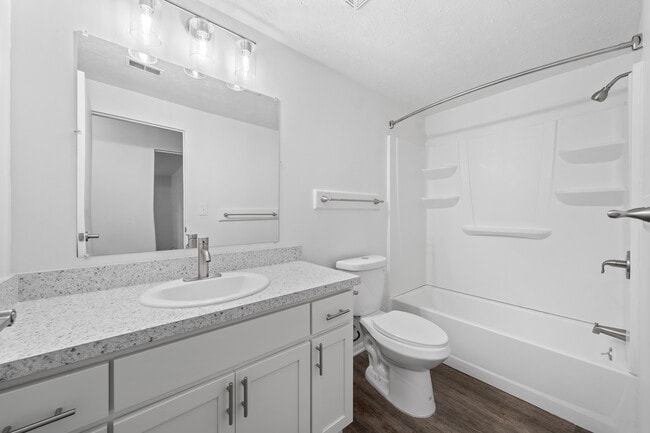 Renovated bathroom - The Heritage at White Pond