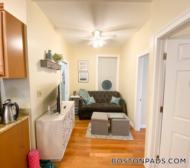 Photo - 152 Salem St Unidad 4