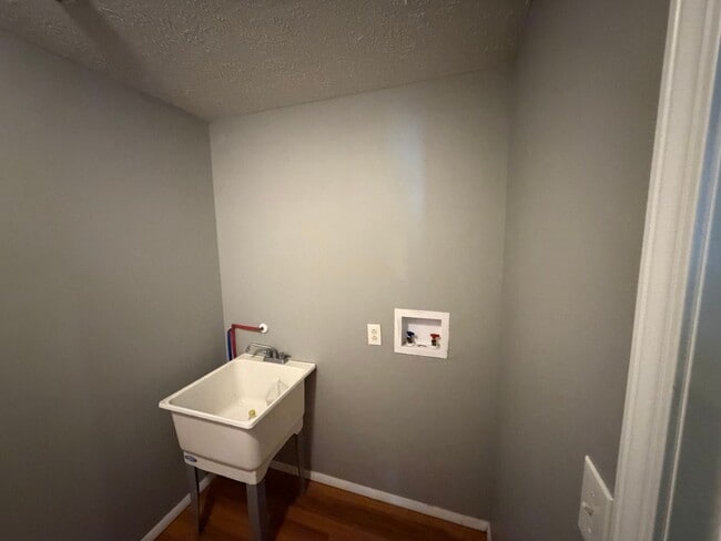 314 W 9th St Unit 314 W. 9th St UNIT2