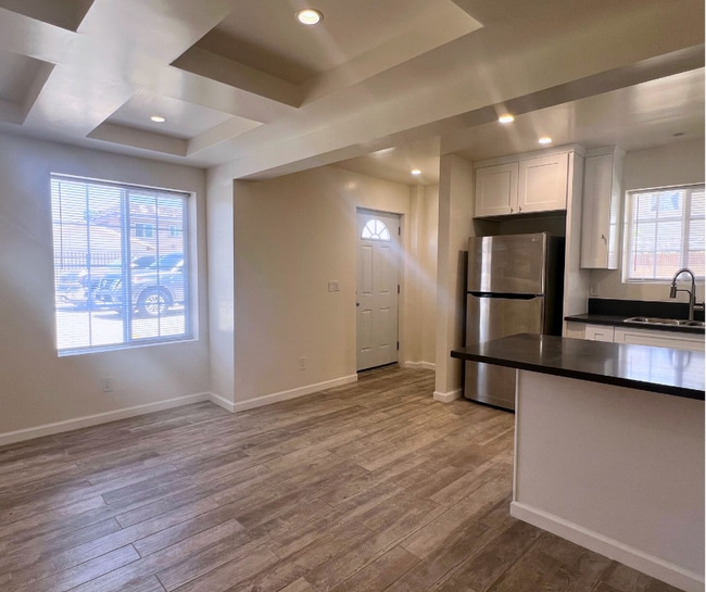 Photo - 12019 Sycamore St