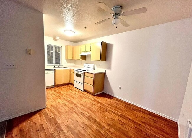 Photo - MF 11 - Cedarhurst Village Apartments