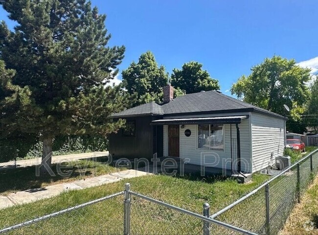 Building Photo - 494 N Emery Ave Rental