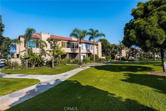 16877 Bluewater Ln