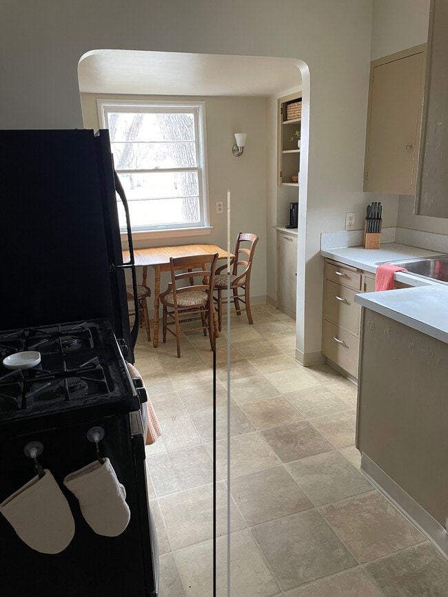 Photo - 829 Custer Ave