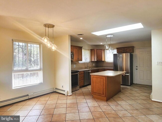 Photo - 5419 Sargent Rd