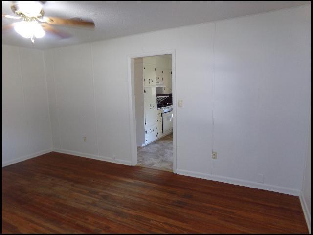 Photo - 107 S Holly St