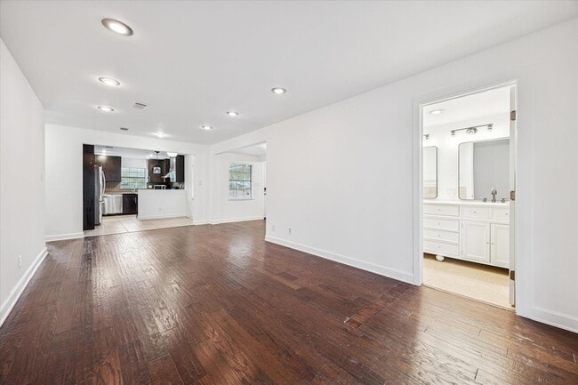 Photo - 3104 Fontana Dr