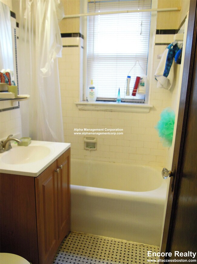 Photo - 349 Pleasant St Unit B1-25