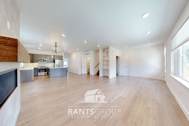 Photo - Modern Home in Trestlewood – Where Comfort Meets Community!