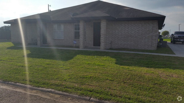 Building Photo - 7114 Venus Dr Unit 1 Rental